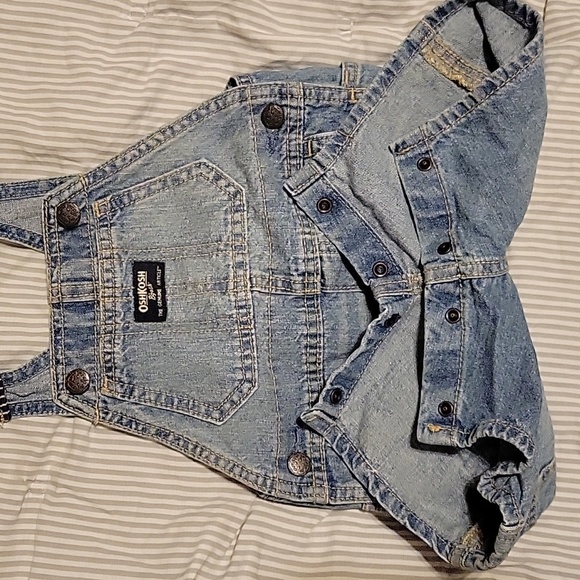 OshKosh B'gosh Denim Overall Shorts Size 18m - Picture 5 of 6